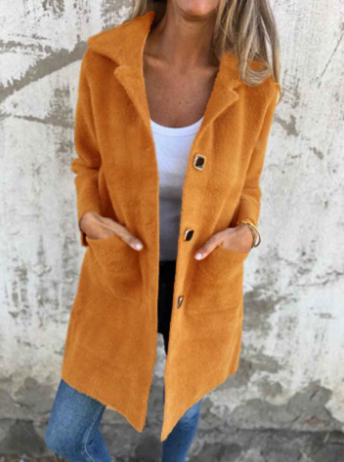 Manteau mi-long à poches et col polo à simple boutonnage