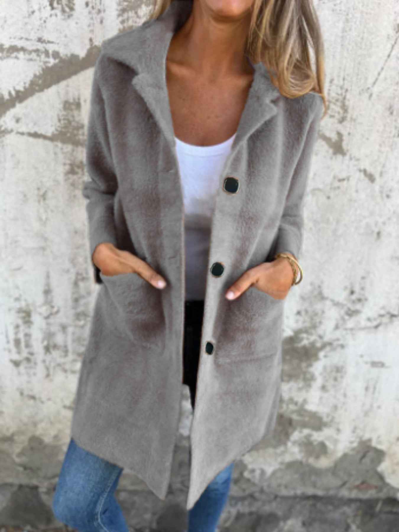 Manteau mi-long à poches et col polo à simple boutonnage