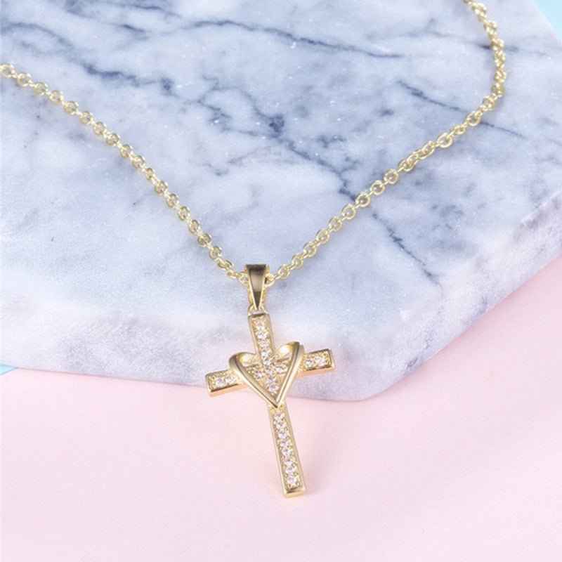 Chain Necklace Alloy Plated 18K Gold And Rhinestone Heart Pendant