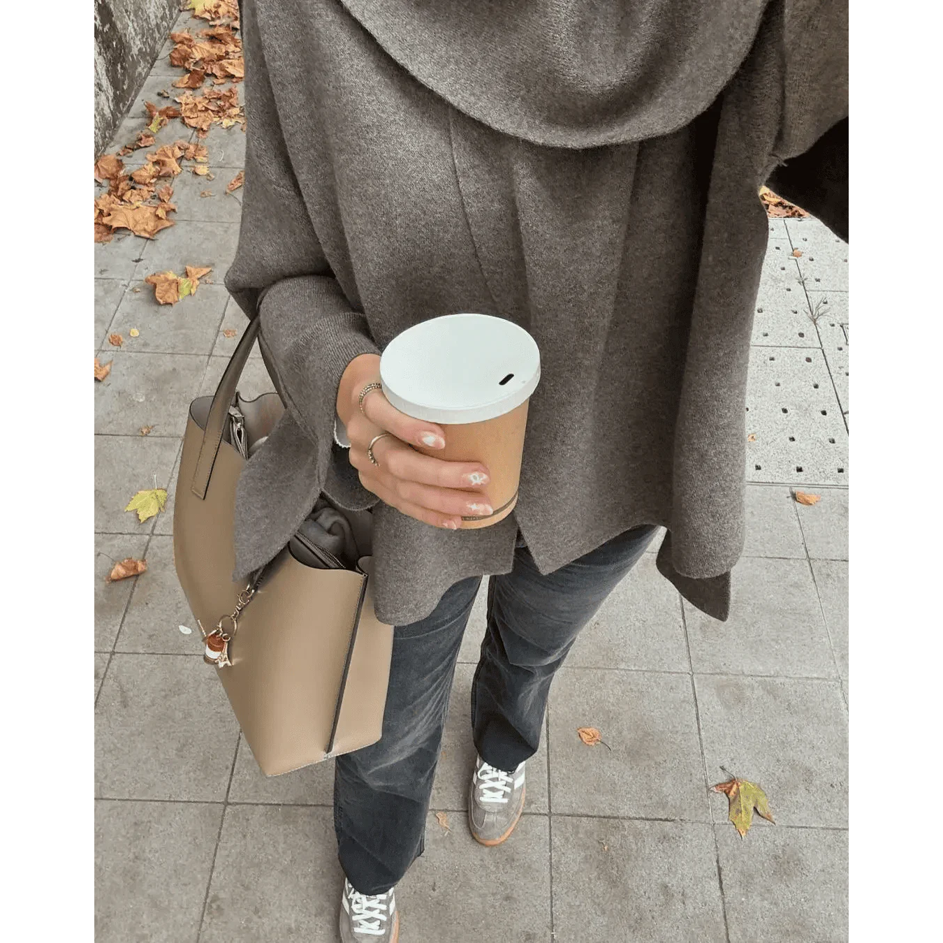 Sienne® | Manteau Tricoté Femme avec Écharpe Asymétrique
