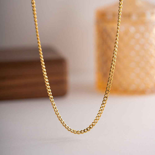 Sublimez votre style parisien chic avec le collier Avana Gold : l'indispensable pour le dressing français et les tendances mode automne hiver 2025 - parlezmode.com