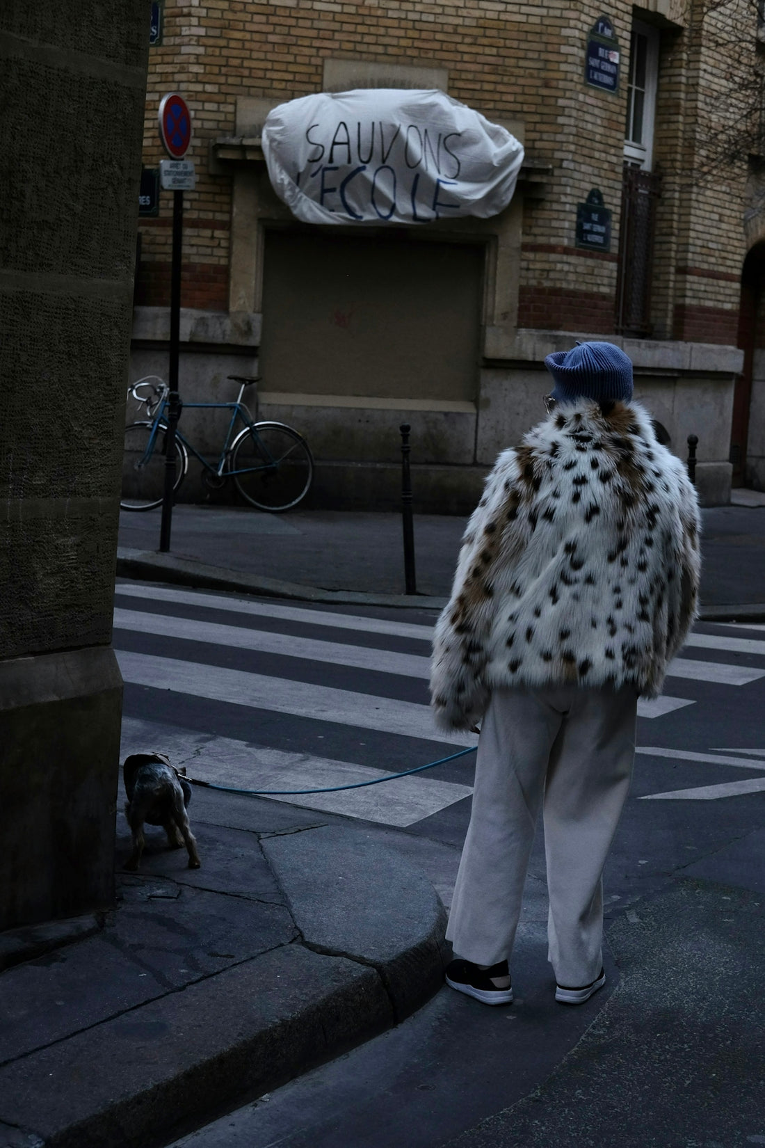 L'Histoire Derrière Le Style Parisien Chic: Un Héritage De Mode - parlezmode.com