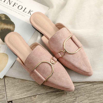 Mules plates pour femme avec décoration métalliqu