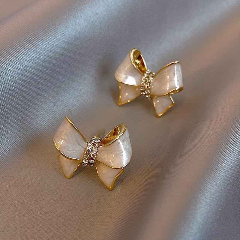Fashion Personality Sense Bow Stud Earrings Women
