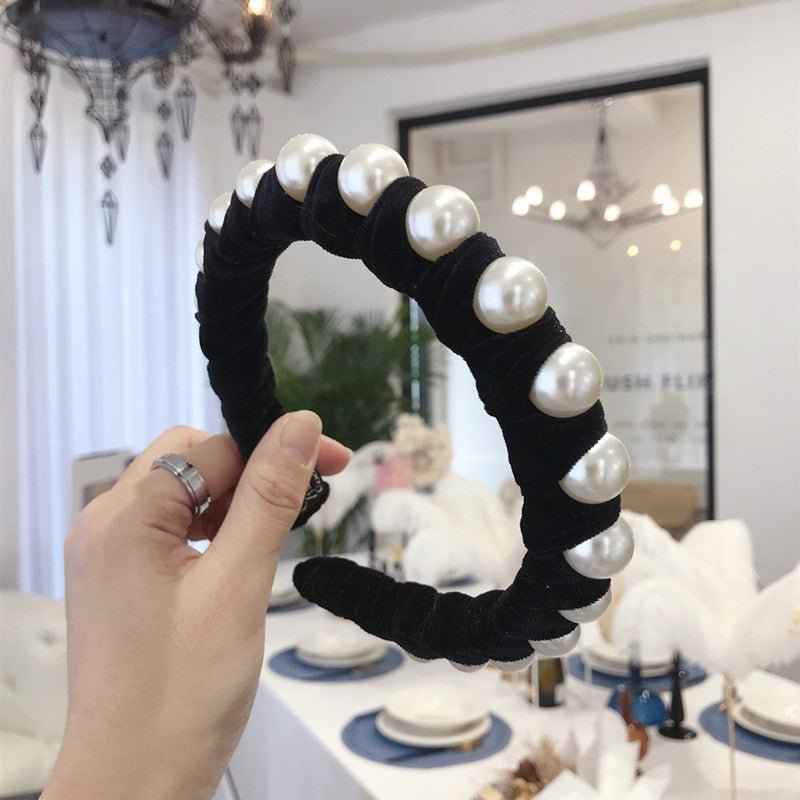 Queen's Pearl-Wrapped Gold Velvet Broad-Brimmed Headband Headband