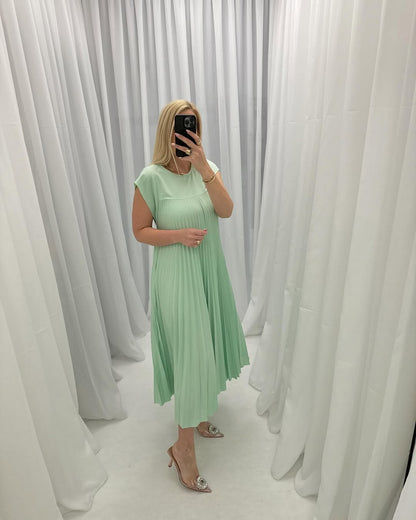 Elévara® | Robe Longue Plissée Sans Manches Élégance d’Été