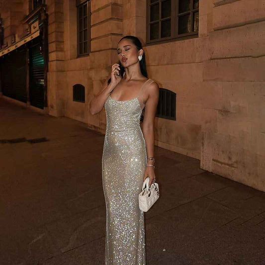 Éclat Nocturne — Robe Longue Scintillante à Bretelles - parlezmode.com